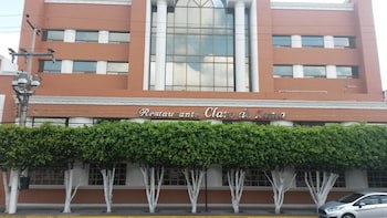 Country Plaza