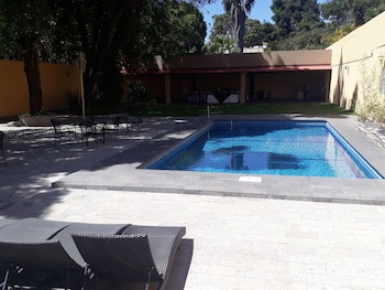Country Plaza