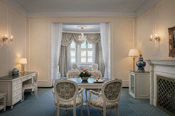 Ambassador-Zlata Husa