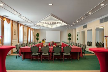Ambassador-Zlata Husa
