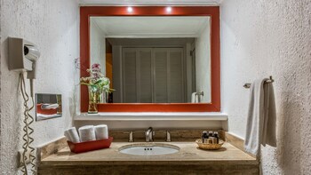 Park Royal Beach Ixtapa - All Inclusive