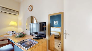 Lucy Hotel galeri fotoğrafı