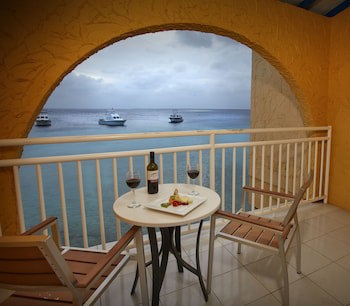 Divi Flamingo Beach Resort & Casino