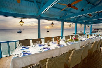 Divi Flamingo Beach Resort & Casino