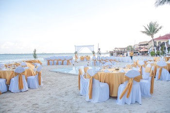 All Ritmo Cancun Resort & Water Park - All Inclusive