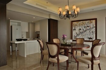 Aryaduta Lippo Village