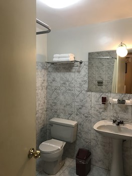 Embajadores Hotel
