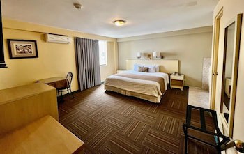 Embajadores Hotel