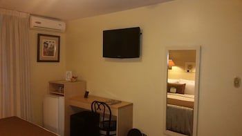 Embajadores Hotel