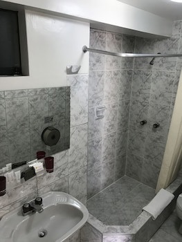 Embajadores Hotel