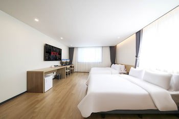 Benikea Cheonan Tourist Hotel