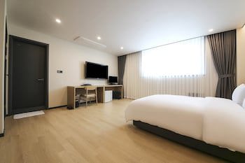 Benikea Cheonan Tourist Hotel