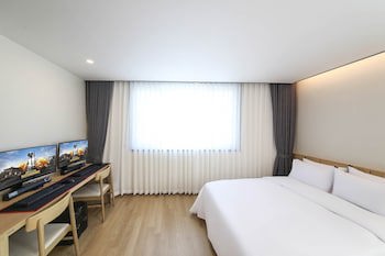 Benikea Cheonan Tourist Hotel