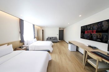 Benikea Cheonan Tourist Hotel
