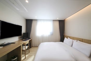 Benikea Cheonan Tourist Hotel