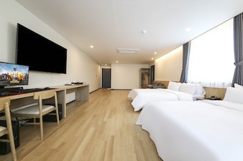 Benikea Cheonan Tourist Hotel