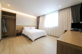 Benikea Cheonan Tourist Hotel