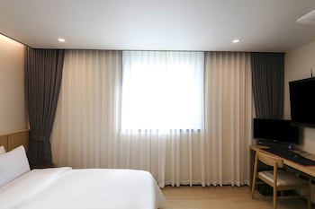 Benikea Cheonan Tourist Hotel