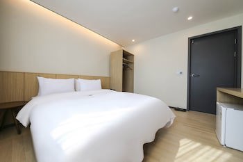 Benikea Cheonan Tourist Hotel