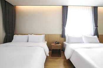 Benikea Cheonan Tourist Hotel