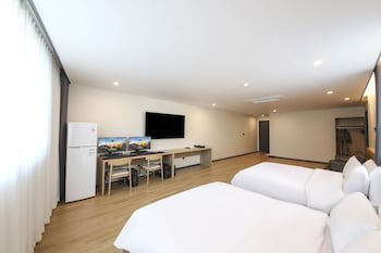 Benikea Cheonan Tourist Hotel