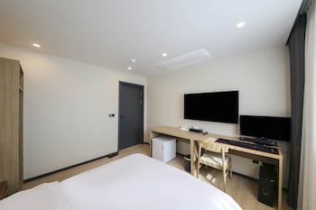 Benikea Cheonan Tourist Hotel