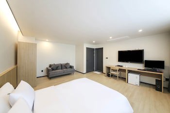 Benikea Cheonan Tourist Hotel