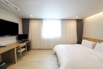 Benikea Cheonan Tourist Hotel