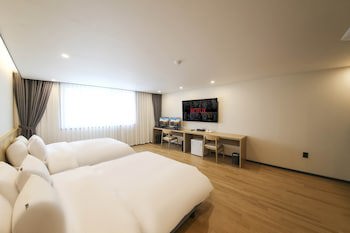 Benikea Cheonan Tourist Hotel