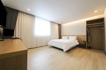 Benikea Cheonan Tourist Hotel