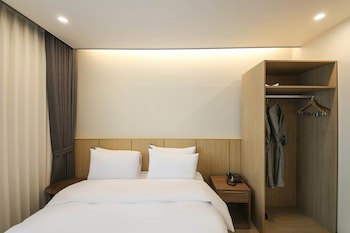 Benikea Cheonan Tourist Hotel