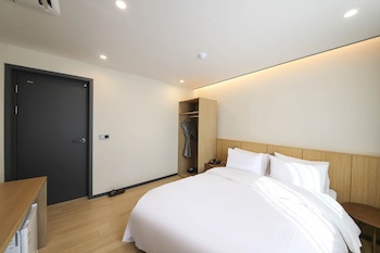 Benikea Cheonan Tourist Hotel