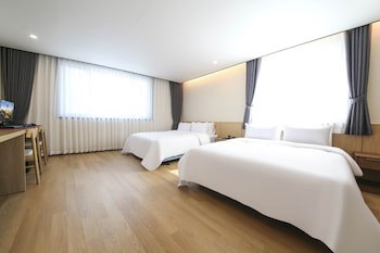 Benikea Cheonan Tourist Hotel
