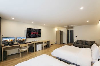 Benikea Cheonan Tourist Hotel