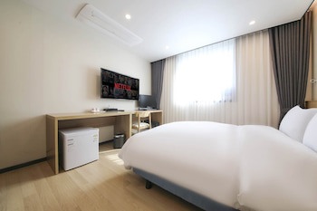 Benikea Cheonan Tourist Hotel
