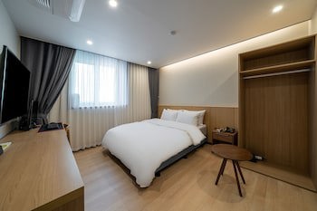 Benikea Cheonan Tourist Hotel