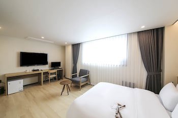 Benikea Cheonan Tourist Hotel
