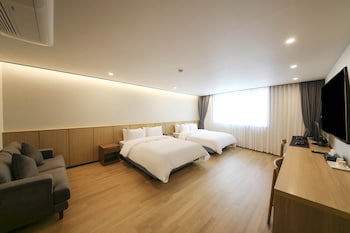 Benikea Cheonan Tourist Hotel