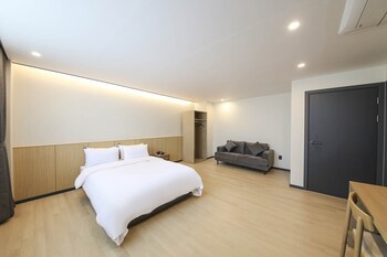 Benikea Cheonan Tourist Hotel
