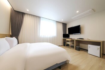 Benikea Cheonan Tourist Hotel