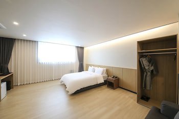 Benikea Cheonan Tourist Hotel