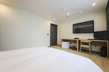 Benikea Cheonan Tourist Hotel