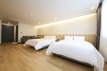 Benikea Cheonan Tourist Hotel