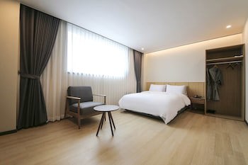 Benikea Cheonan Tourist Hotel