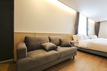 Benikea Cheonan Tourist Hotel