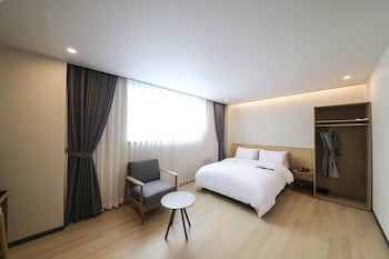 Benikea Cheonan Tourist Hotel