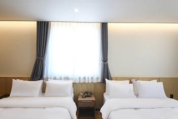 Benikea Cheonan Tourist Hotel