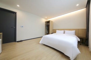 Benikea Cheonan Tourist Hotel