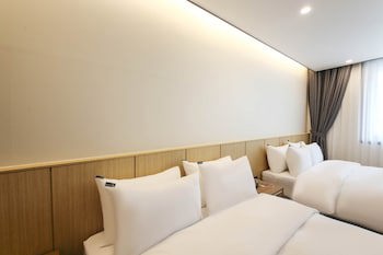 Benikea Cheonan Tourist Hotel