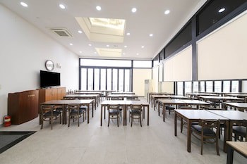 Benikea Cheonan Tourist Hotel